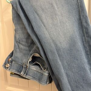 Lee Men's Relaxed Jeans in Light Blue